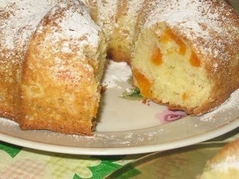 Cake with dried apricots