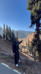 Is khoobsurt waadi k nazare ki chaar chand lgati hai yeah masjid. | KayFa Mir