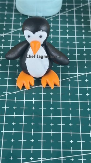 Penguin fondant #penguin #cake #fondant #chef #craft #art #diy #cakedecorating @ChefJagmohan-b4t