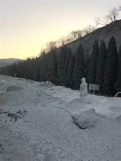 Sullair air compressor working on site. Trusted for stable performance and durability in real jobsite conditions. This is why many contractors rely on Sullair for daily work.