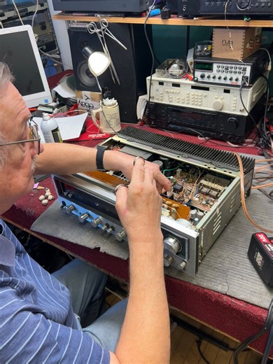 162K views · 2.4K reactions | Cleaning up this Kenwood Receiver. #HiFiAudio #vintagestereo #vintage #stereo #audiophile #classicaudio #audiophiles | The Vintage Audio Shop | Facebook