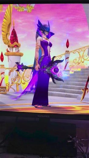 魔兽正式服血精灵妹子的紫色🟣系列，#魔兽幻化头部:灵魂符文头冠肩膀:隐藏披风:萨格雷指挥官的虚痕斗篷胸部:可爱的紫裙子腕部:隐藏法杖:提塔哈克，时光之阶（幻象:强效法术能量）手部:隐藏腰带:隐藏腿部:隐藏脚部:灵魂符文便鞋