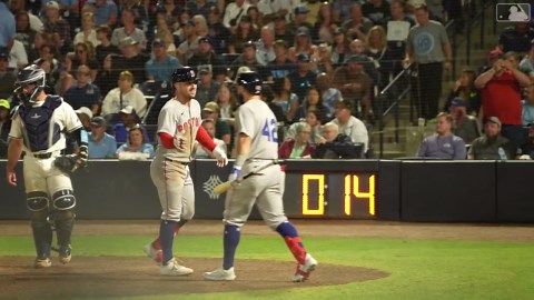 Field View: Alex Bregman's solo home run