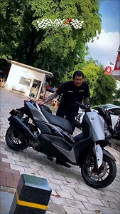 UPGRADE REM, DETAIL NAIK🔥 Yamaha XMAX dapet sentuhan baru di sektor pengereman. Master rem RPD Genesis Gen 2 terpasang rapi, dipadu tabung rem Quantum QL yang bikin tampilan makin clean & premium. ____ Come and Visit us! Layz Motor WWW.LAYZ-MOTOR.COM Admin : Mike @mike_layzmotor 628111896686 Stay Connected with us! Instagram : Layz Motor Youtube : Layz Motor We’re glad to serve you better #layzmotor #kendmoto #kaboncarbonparts #yamahaxmax250 #rpd | Layz Motor