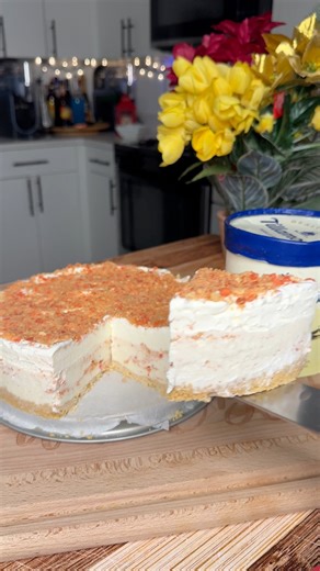 Strawberry Crunch Ice Cream Cake. New year, same back. Recipe in the comments 😂. #foodie #dessertlover | Daron The Chef