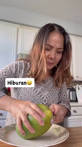 10K reactions · 47 shares | Seni mengupaS mangga yg bikin oma bahagia #buahsegar #mangga #murah #california #rujak #freshfruit #artwork #bahagiaitusederhana #hiburan #dapur #didapur #inmykitchen #peeling #mango #familyvlog #family #keluargabahagia #keluarga #OmaVon #manado #usa Vonny L. DeFrank #happylife #happycooking | Vonny L. DeFrank-Sangari | Facebook