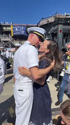 Sailors reunite with families after USS Lincoln deployment