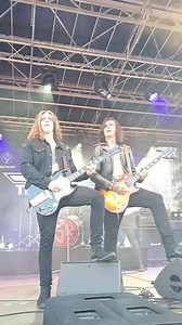 🇬🇧⚡️The Treatment’s Grey Brothers bringing you your fix of twin guitar attack ⚡️🇬🇧 | The Treatment