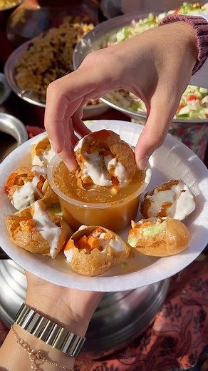 Roha Khan on Instagram: "Do we all have that one “cool” friend who drinks the khatta paani 😰? . What’s your favourite place to have gol gappay? . . . . . . . #islamabadfood #pakistanifoodbloggers #streetfood #desistreetfood #golgappe #golgapp"