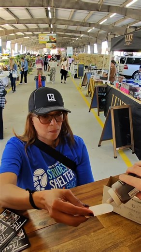 Customer taste tests sweet heat Realer Sauce 😨 You won’t believe what happens next 🌶️ #elijahsxtreme #smallbusiness #spicy | Elijah's Xtreme Hot Sauce