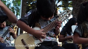 En el Día Internacional del Charango, el Gobierno Autónomo Municipal de Aiquile reafirma su compromiso de identidad con este instrumento símbolo de nuestra región y patrimonio de todos los bolivianos. Compromiso que se traduce en el trabajo diario de nuestros artesanos en los diversos talleres ubicados en Aiquile, San Pedro y Comun Pampa, quienes han consolidado sus organizaciones y asumen con gran responsabilidad un importante proceso de capacitación que les permite mejorar sus áreas de trabajo