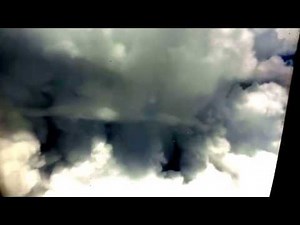 沖縄上空で積乱雲に突っ込むB737-800 Flying into a cumulonimbus cloud over Okinawa 飛入沖繩上空的積雨雲