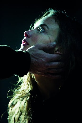 In the Shadow of Iris (2016) | Reviews - User's | ČSFD.cz