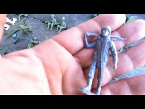 Vintage Army Men, Marx, Tim Mee Toys, plastic army set from a garage sale.