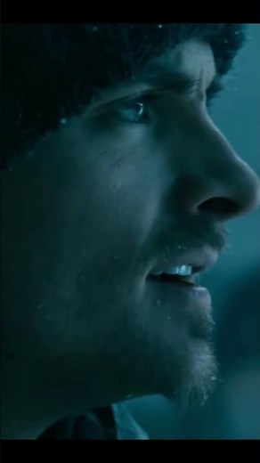 Na Colônia, ninguém entra por acaso... e ninguém sai sem deixar parte de si.