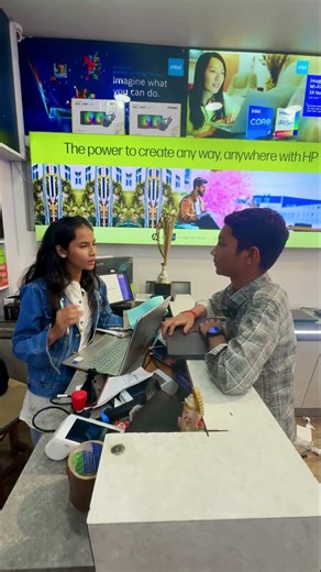 30 Hazar Ka Laptop Kitne Ka Hai Jee 🤣 #shortsfeed #funnyshorts