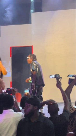 Shatta Wale Performs at Bills Dinner Night Concert