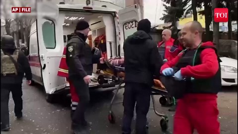 Ukrainian towns rocked by Russian strikes; Zelensky pleads for audience as diplomacy falters