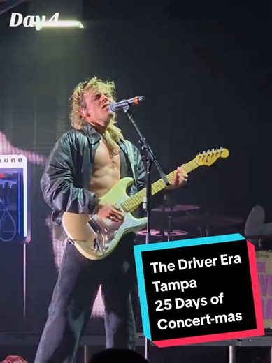 Throwback to My 1st ever Driver Era Concert!!! The tour that changed my life! it led me to meet such cool people and have the coolest experiences I will Never forget!!! Obsession is an understatement!!! So thankful for @The Driver Era @ross_lynch @rikerlynch @Garrison Jones @Ellington @willwarkforfood #thedriverera #25daysofchristmas #obsession #Concert #memories