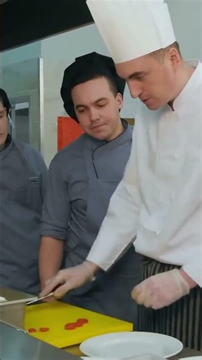Enhancing Hospitality with Free Kitchen Displays