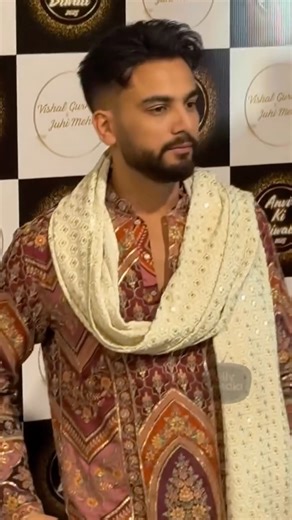 Devansh G Sethi on Instagram: "Elvish Yadav Expensive Watch at Diwali Party #elvishyadav @elvish_yadav Related Topics 1. diwali party me mili expensive gift 2. elvish yadav watch price 3. elvish yadav 80 lakh watch 4. elvish yadav audemars piuget watch 5. elvish yadav g wagon delivery 6. yadav brand 2 elvish yadav 7. elvish yadav exposed 8. rajat dalal and elvish yadav 9. elvish yadav in roadies 10. elvish yadav edit 11. elvish yadav viral video 12. school video elvish yadav 13. elvish yadav new