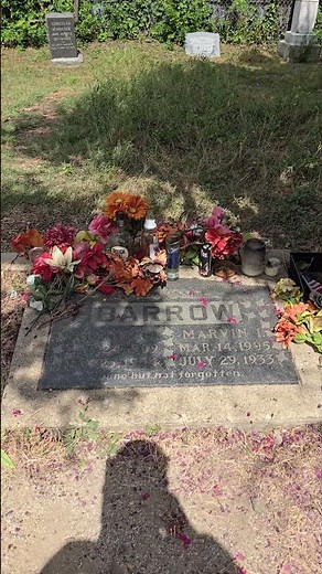 Clyde Barrow Grave (Bonnie & Clyde) Western Heights Cemetery, Dallas. 7 July 2024