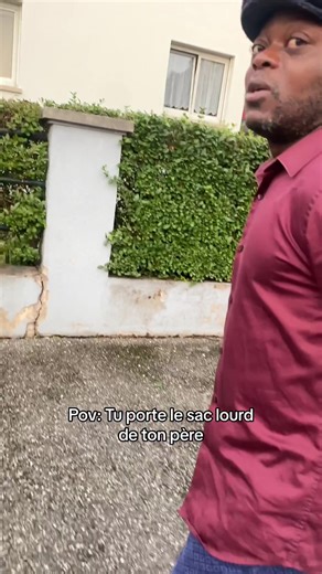 Mon père et son sac lourd : un moment comique