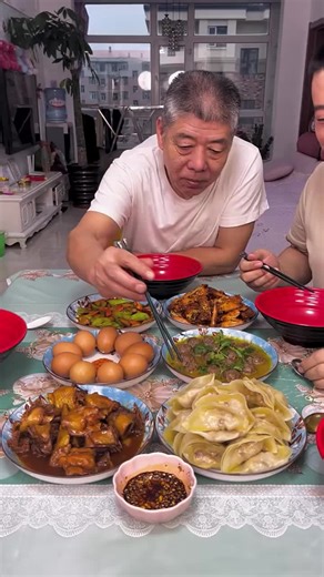 វីដេអូ​របស់ FastEatingfamily (@food.good.day) ជាមួយ original sound - FastEatingfamily