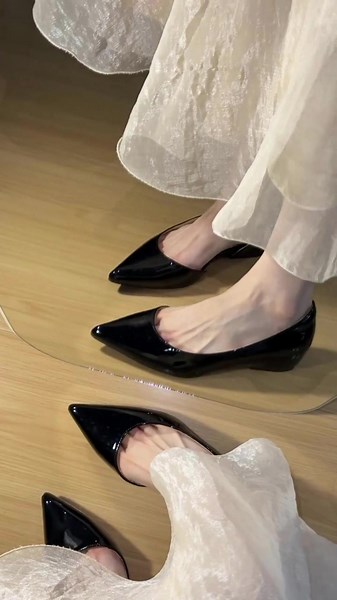 ビジネスマンが快適な毎日を送る黒のスパイク！#黒い靴#スパイク #靴のおすすめ #百足の靴 #気質リベットハイヒール