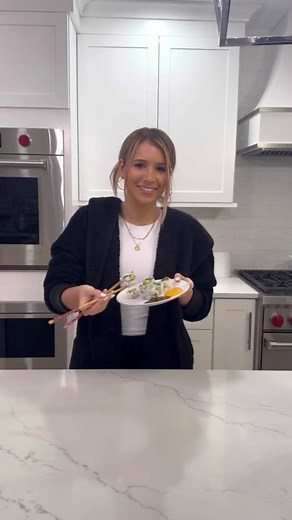 Don’t miss your chance to redecorate my kitchen & take part in the sushi challenge🍣 until January 29th! Download Redecor now! Link is in my bio! @redecorgame #RedecorPartner #RedecorateChallenge