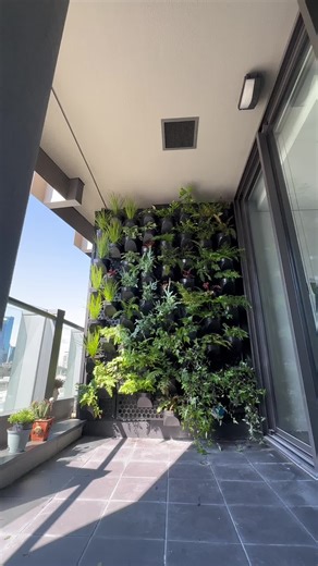 Urban Garden Oasis: Balcony Vertical Gardens