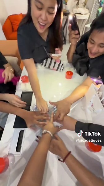 Small Gift Ideas 🎁✨ ✔️ RYX Mini Perfumes — tiny but luxe, perfect for everyday scents ✔️ RYX Mini Bath Collection — self-care in a cute bundle ✔️ RYX Breath Mist — fresh breath on the go 😮‍💨✨ ✔️ Happy Hues, Happy You Skintint — instant glow, instant mood boost ✔️ Zeevo Cloud Soap — soft, fluffy, and skin-loving ☁️ ✔️ Kelly’s Choice Hand Cream — silky, moisturized hands all day ✔️ Kelly’s Choice Stress Eraser — your pocket-size stress reliever 🌿💆🏻‍♀️