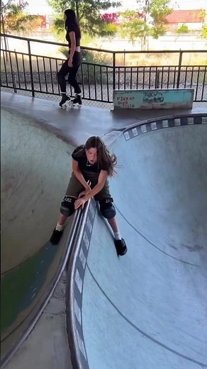 Girl gets hit in the nuts #cb #femalenutshot
