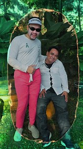 978K views · 10K reactions | Tidak ada unsur kesengajaan, karena aku lagi mau dance cover Gee malah diminta foto bareng Om Toni #tawadireels #receh #bunda #agungkarmalogy | Agung Karmalogy | Facebook