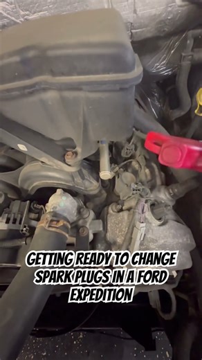 Changing Spark Plugs in Ford Expedition #shorts