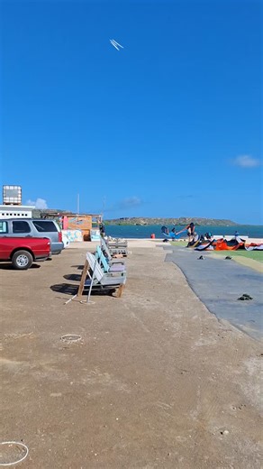 Kite Beach at Sint Joris is where friendships old and new come alive under Curaçao’s sun. 🌊✨ Between the thrill of the sport and the beauty of the outdoors, every session feels unforgettable. 🏄‍♂️🌴 It’s more than kitesurfing — it’s community, connection, and pure island energy. 💨💙 | Kite Beach Curacao