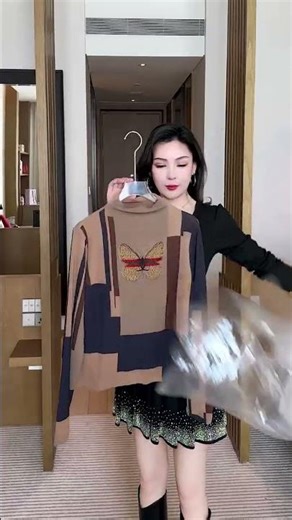 “Hidden Pocket Trick in Dress 🔥 Smart Clothing Hack Going Viral!”