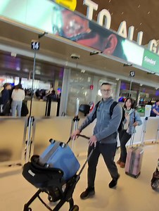 Airport Etiquette: Cutting in Line & What to Say