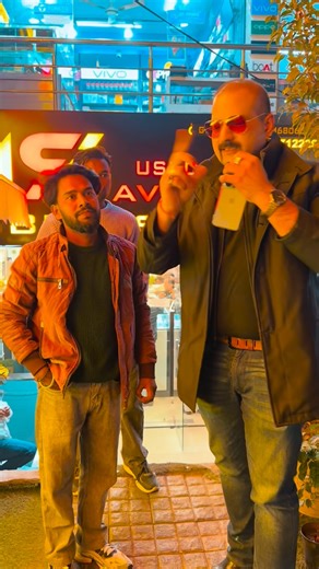 Piyush Malhotra on Instagram: "Ahmedabad se Agra 😱 Thank you for supporting one & only MS MOBILE SHOPPE par #agra store ❤️ Follow @piyushm0022_ #smartphoneindia #mobileoffers #newphonealert #mobileunboxing #techreel #phoneupgrade #mobilecraze #phonereview #mobileshopping #dealalert #limitedoffer #budgetphones #premiumphones #techlover #reelindia #gadgetlover #unboxingreel #techupdate #mobiledeal #smartbuy #reeltrend #techcontent #mobileshopindia #msmobileshoppe #iphone #iphone17promax #iphone17