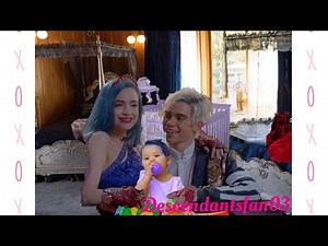 Evie And Carlos’s Honeymoon Part 3: Descendants Texting Story