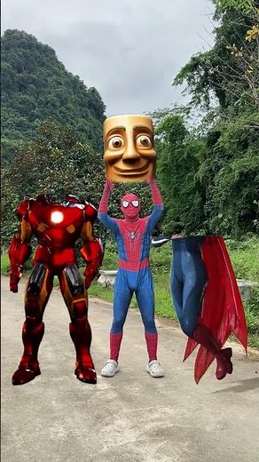 Spiderman choisit la bonne personne pour Ironman vs Supergirl #shorts #spiderman