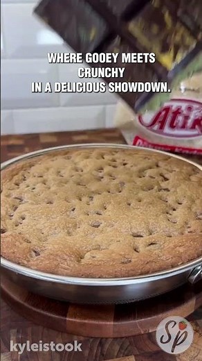 The Dessert of Your Dreams! Dubai Chocolate Cookie Pie