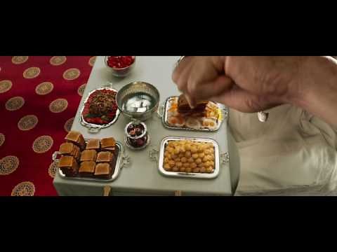 Disney's THE BFG | Clip 'Dining At Buckingham Palace' | In Cinemas Now