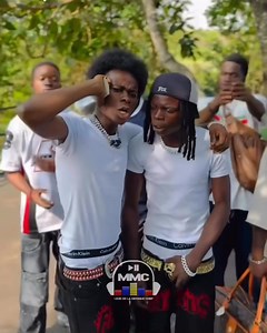 📽️ : Vous croyez ça ? En tout cas on va checker cette conversation en anglais 🤔 #MMC | Le Meilleur de la Musique Congolaise