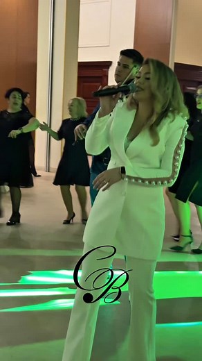 1.7K reactions · 20 shares | Când nu cânt… sunt pe balans  #formatielive #programelive #programnunta #showlive #programmanele #solistacluj | Oana Camelia Bara | Facebook