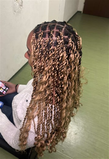 Honey Blond Island Twists for Effortless Style