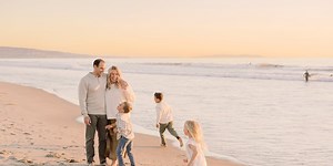 Mom of 3 has rare lifesaving operation after ER visit for stomach bug turns into stage 4 cancer diagnosis