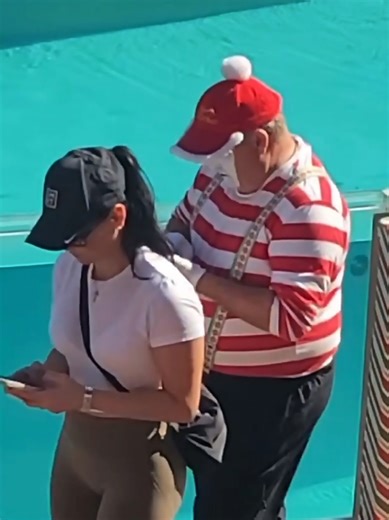 Tom The Mime's Hilarious Street Performance