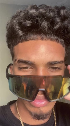 Winter Sports Highlights: Stunning Snowboarding Tricks