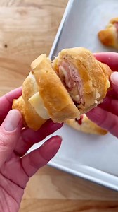 Ham and Cheese Crescent Rolls. Easy Recipe. #snackideas #EasyRecipe #crescentrolls #hamandcheese | Cookies Capable